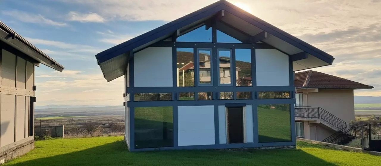 House Of 0 M² With 4 Bedrooms, 3 Bathrooms, Private Land Plot, Sea Views, And Mountain Views In [location]