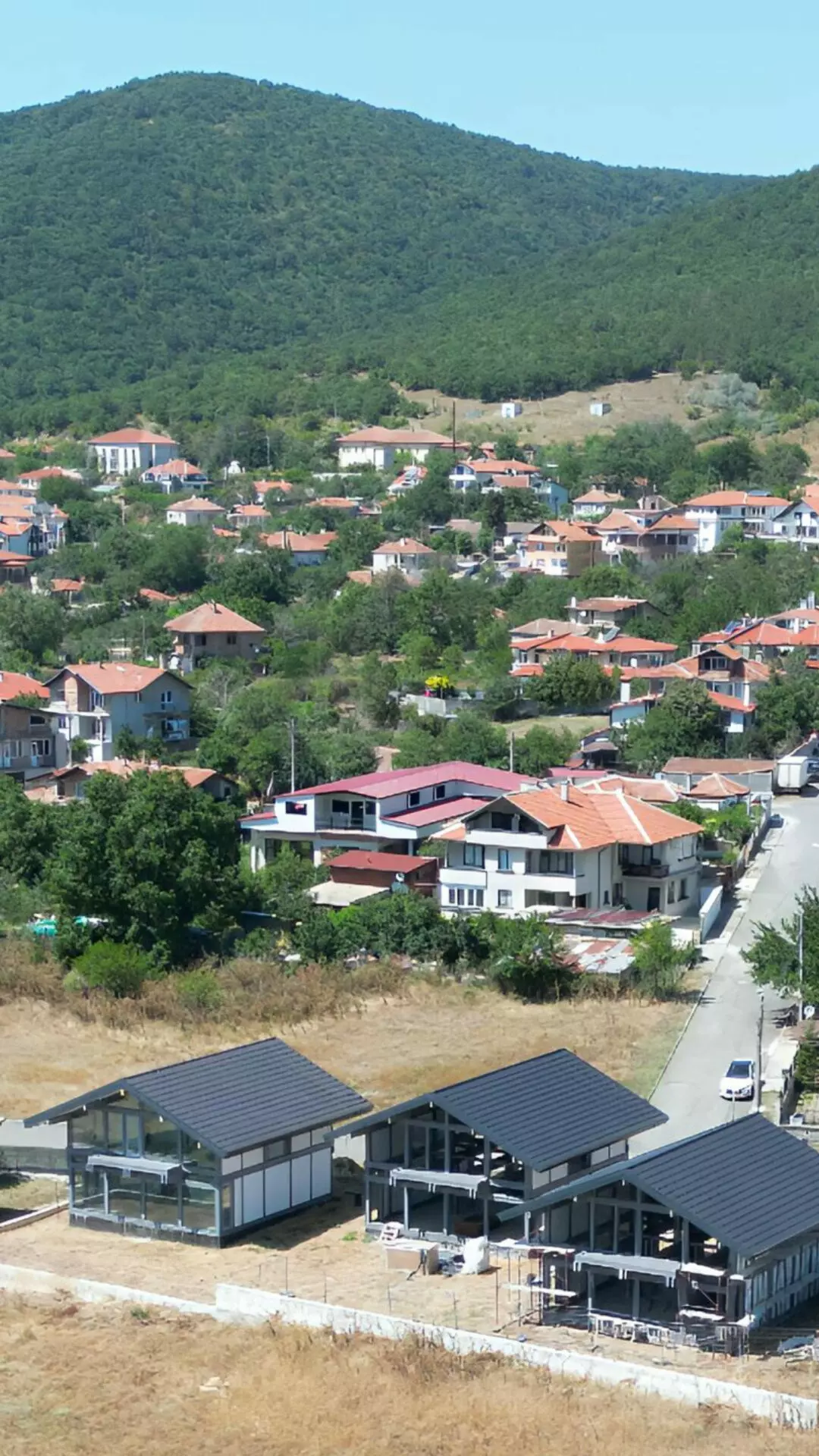 House Of 0 M² With 4 Bedrooms, 3 Bathrooms, Private Land Plot, Sea Views, And Mountain Views In [location]