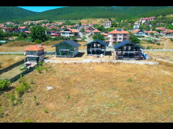 House Of 200 M² With Private Land Plot, Sea Views, And Mountain Views 210000 Euro