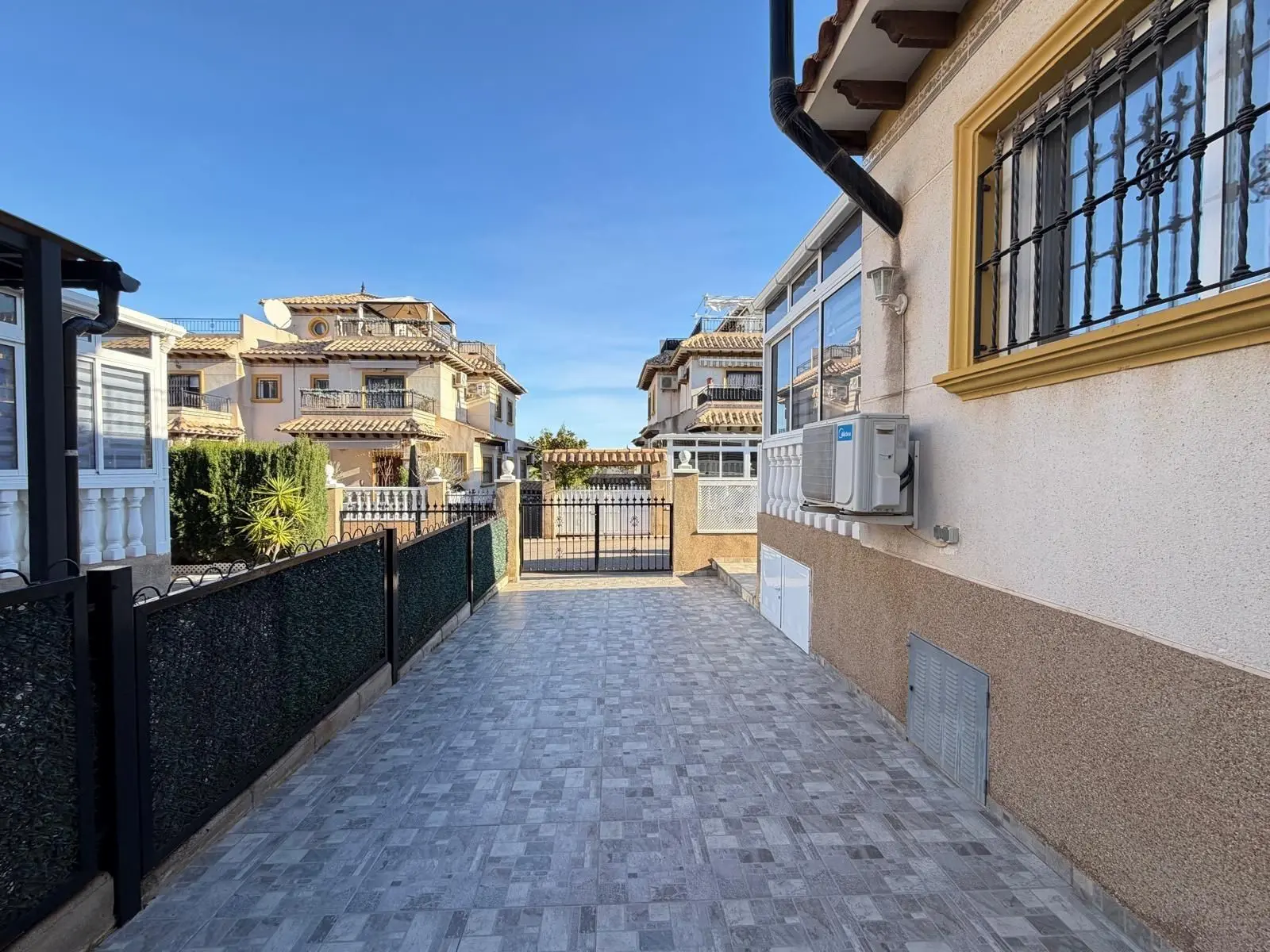 House Of 82 M² With Sea Views In Orihuela Costa