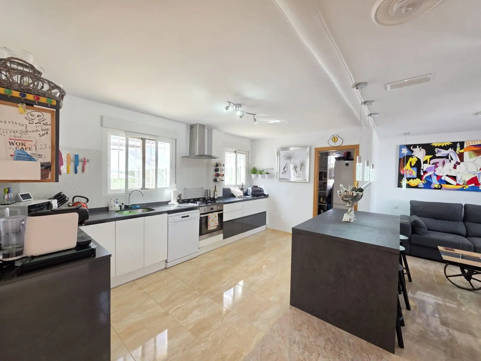 Villa Of 263 M² With [features] In Pinoso, Spain