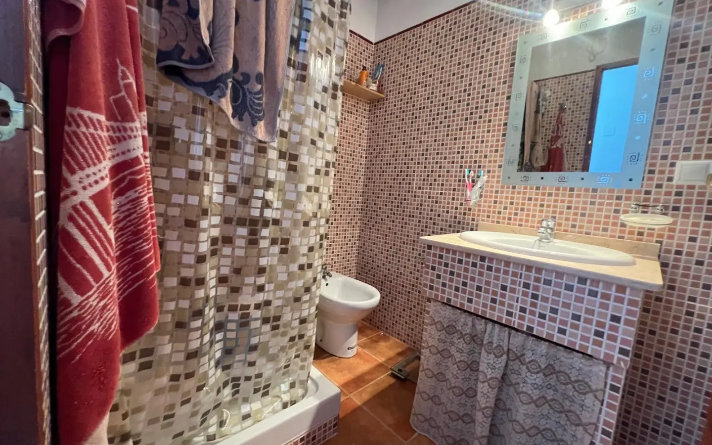 House Of 186 M² With Features In Pinoso, Spain