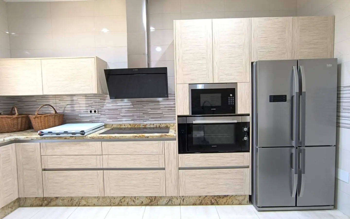 4-bedroom Villa In Pinoso, Spain (209 M²)