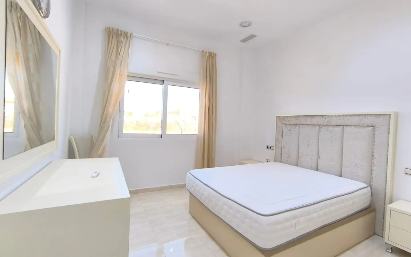 4-bedroom Villa In Pinoso, Spain (209 M²)