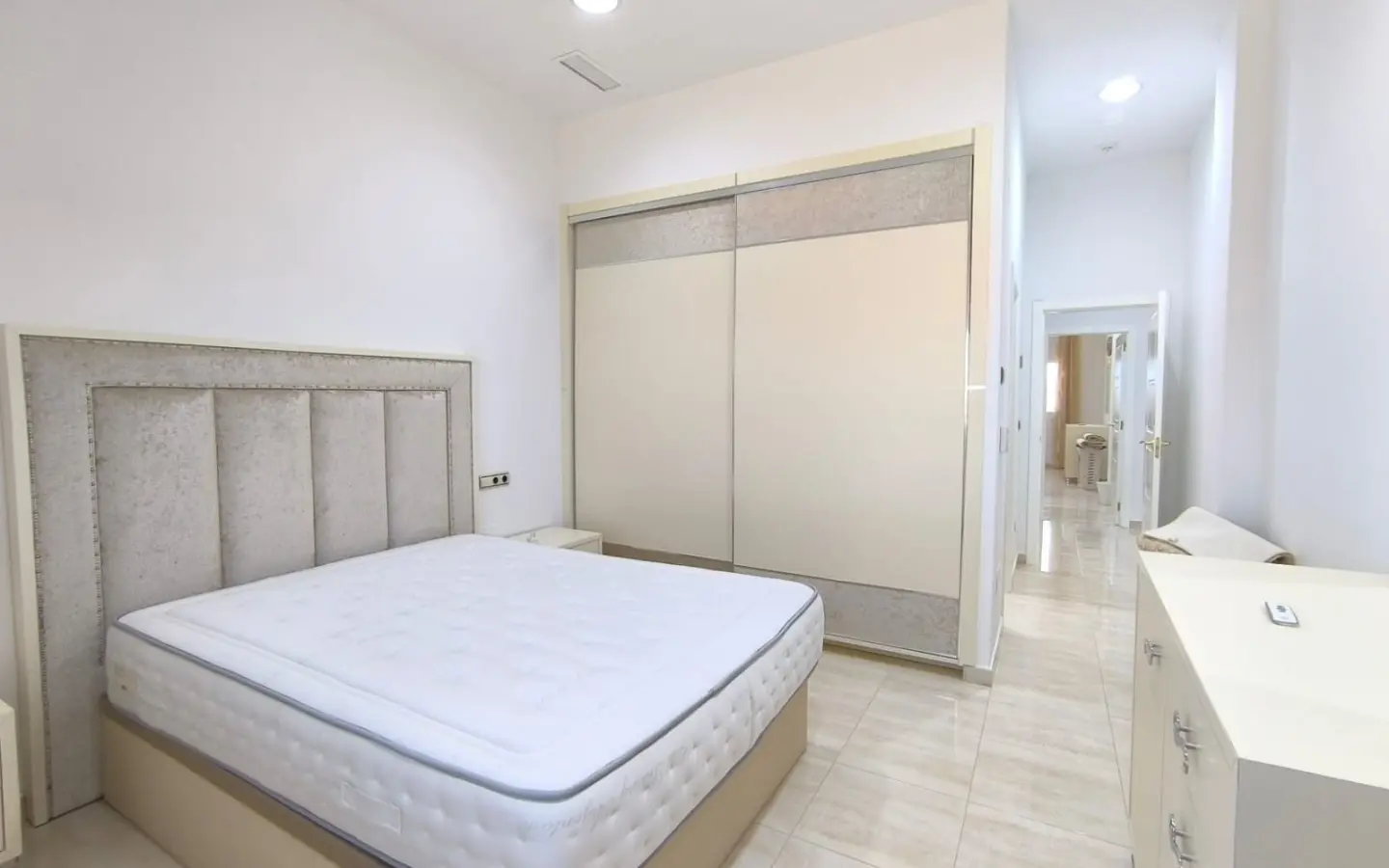 4-bedroom Villa In Pinoso, Spain (209 M²)