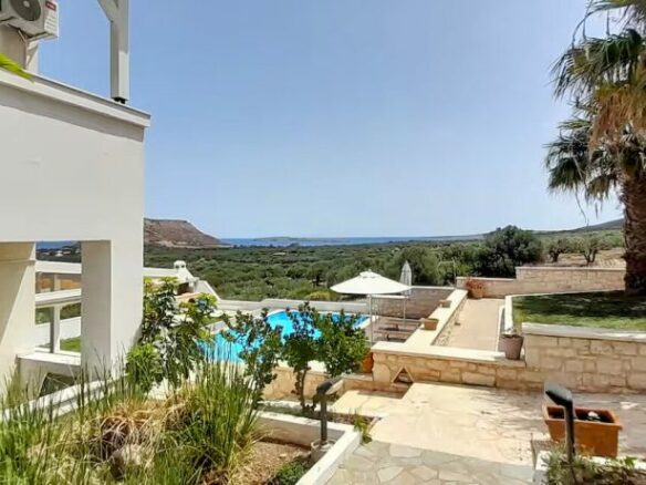 Commercial Property Of 2000 M² With Ocean Views In Palekastro, Crete