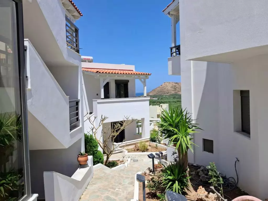 Commercial Property Of 2000 M² With Ocean Views In Palekastro, Crete