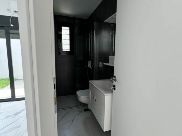 Villa Of 250 M² With Beachfront In Kokkoni, Velo
