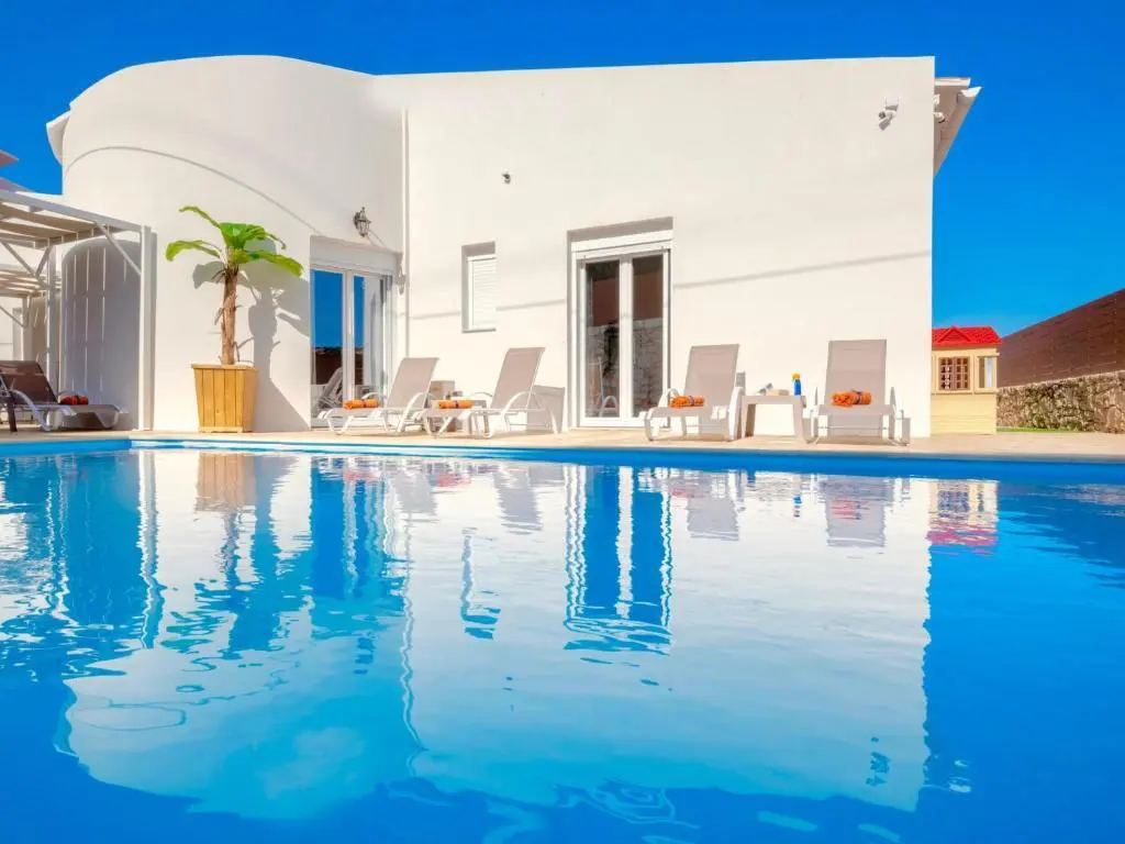 Villa Of 313 M² In Crete