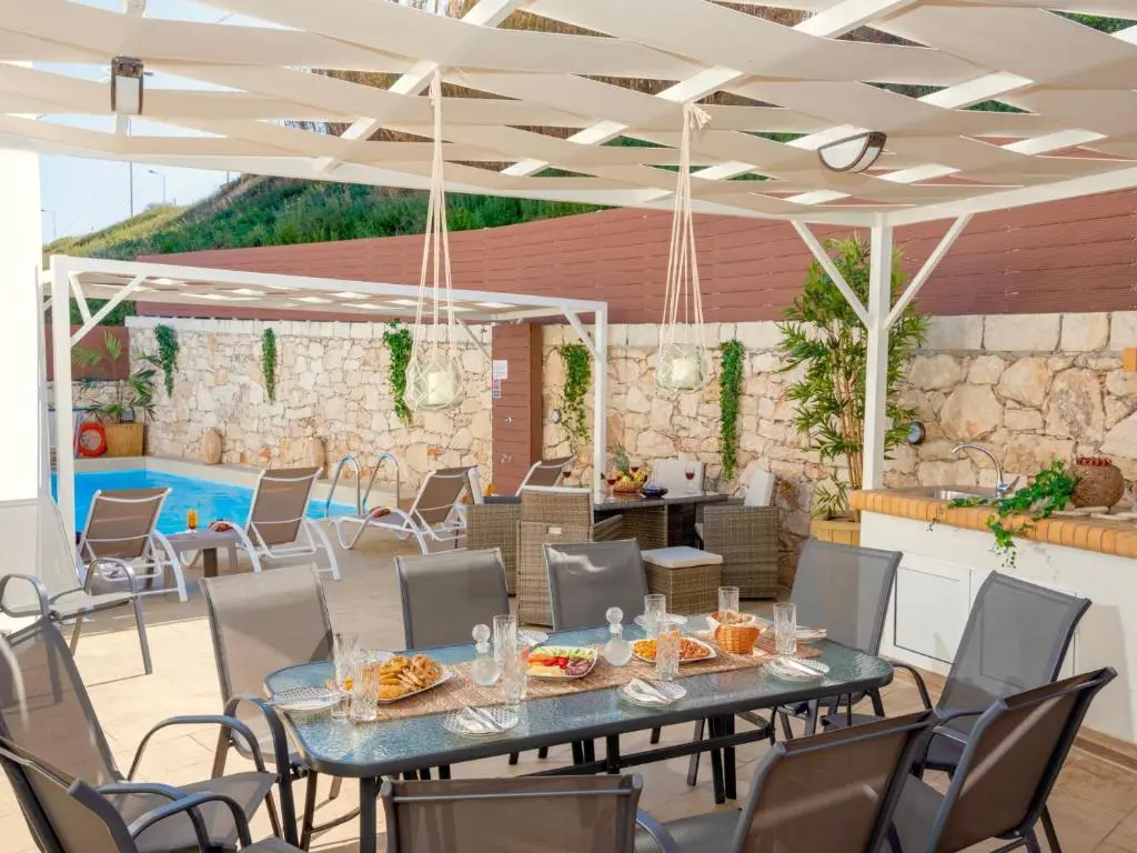 Villa Of 313 M² In Crete