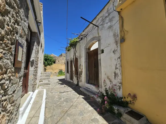 2-bedroom Detached House In Neapoli, Greece (120 M²)