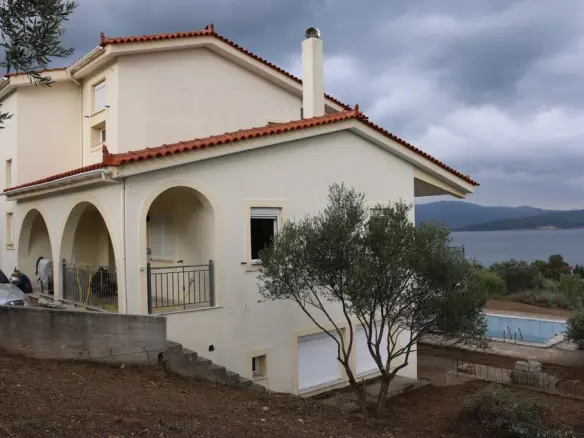 4-bedroom Detached House In Aidipsos, Greece (400 M²)