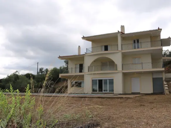4-bedroom Detached House In Aidipsos, Greece (400 M²)