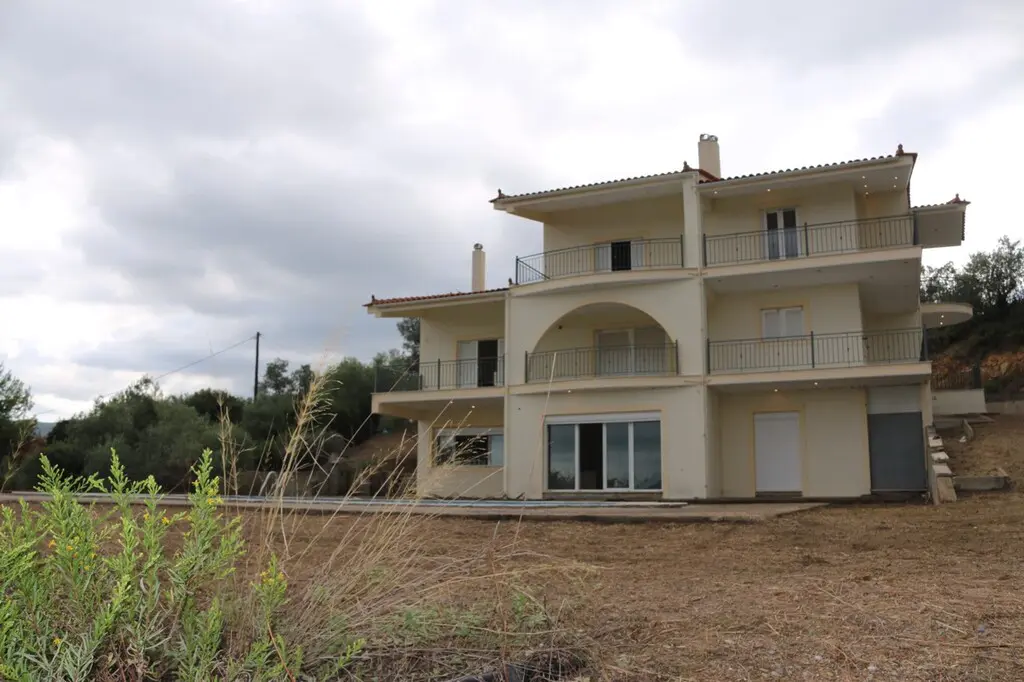 Detached House Of 400 M² In Euboea Island