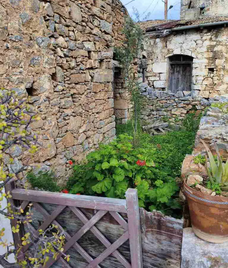 1-bedroom Detached House In Neapoli, Greece (60 M²)