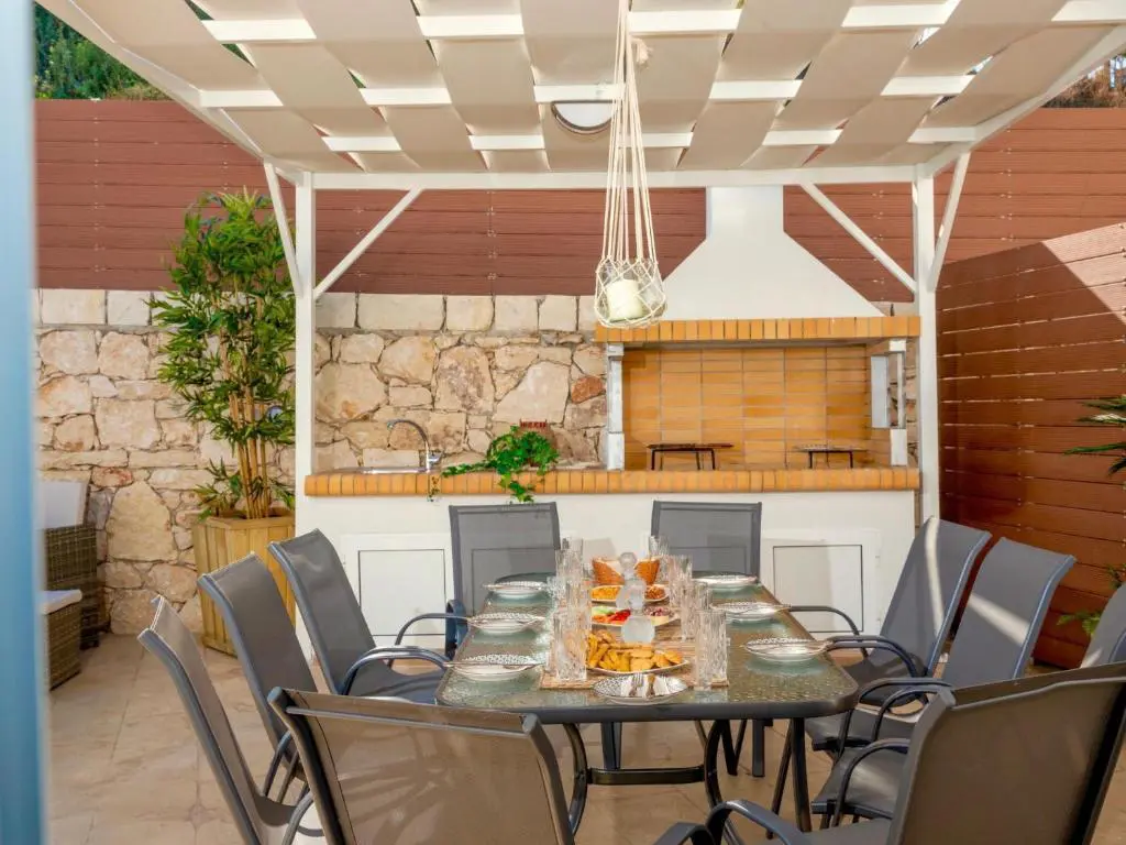 Villa Of 313 M² In Crete