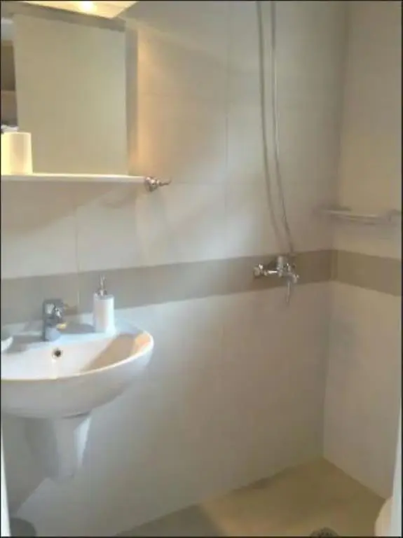 Hotel Of 350 M² In Corfu