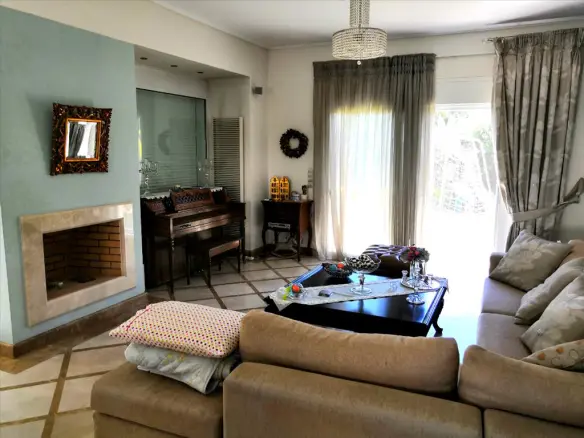 4-bedroom Detached House In Markopoulo, Greece (380 M²)