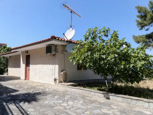 4-bedroom Detached House In Malesina, Greece (160 M²)