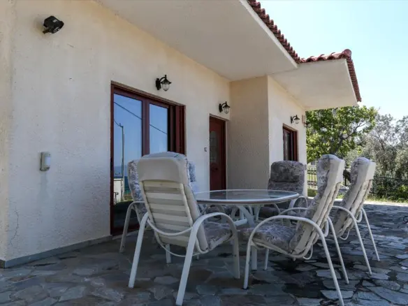 4-bedroom Detached House In Malesina, Greece (160 M²)