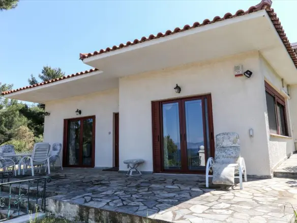 4-bedroom Detached House In Malesina, Greece (160 M²)