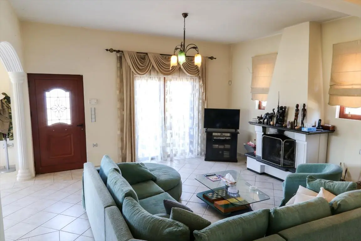 Detached House Of 160 M² In Central Greece