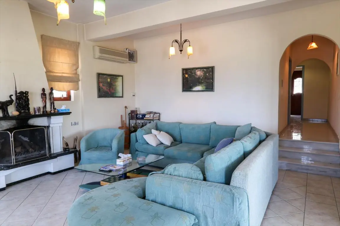 Detached House Of 160 M² In Central Greece