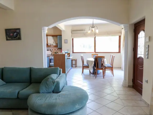 4-bedroom Detached House In Malesina, Greece (160 M²)
