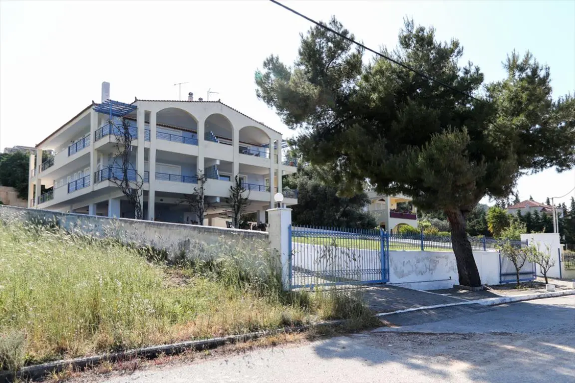 Detached House Of 400 M² In Central Greece