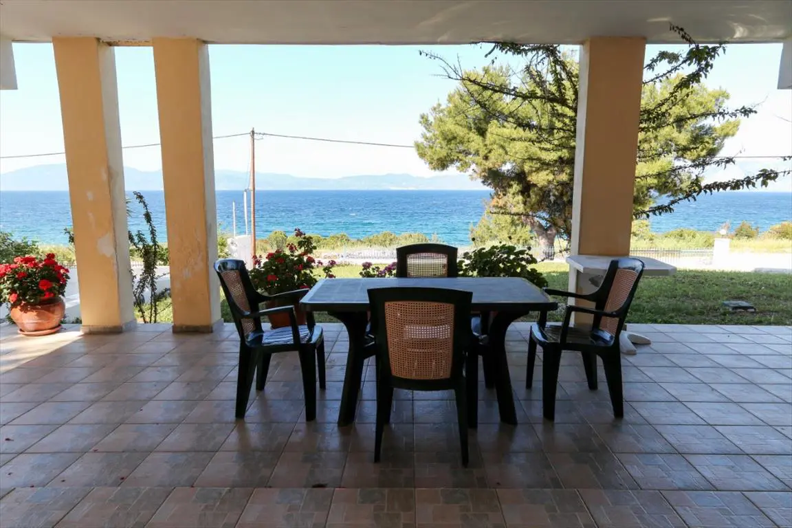 Detached House Of 400 M² In Central Greece