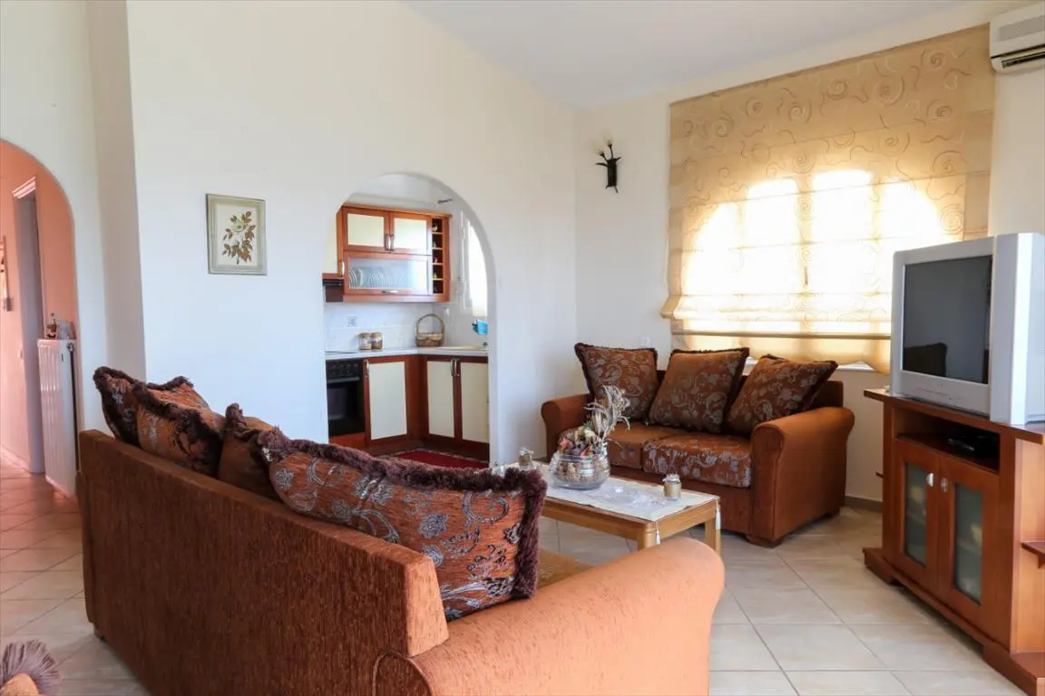 Detached House Of 400 M² In Central Greece