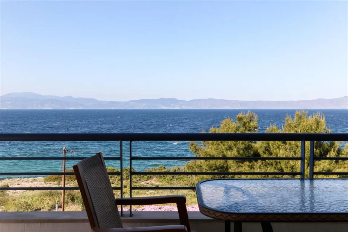 Detached House Of 400 M² In Central Greece