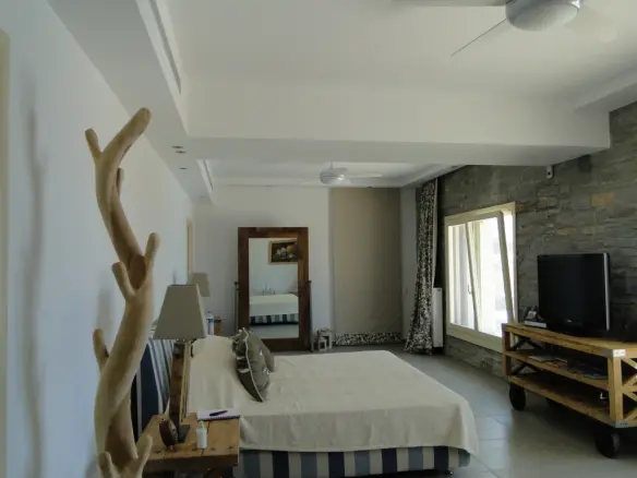 8-bedroom Villa In Greece (1.000 M²)