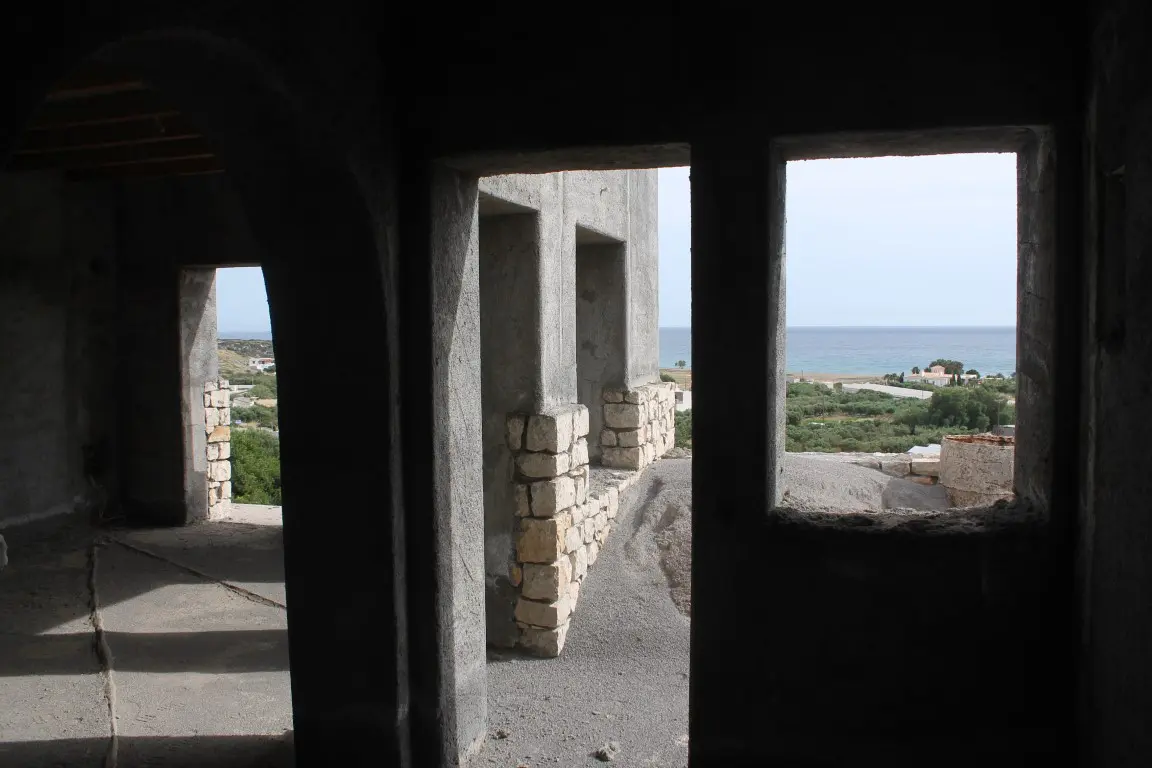 Business Of 403 M² In Crete