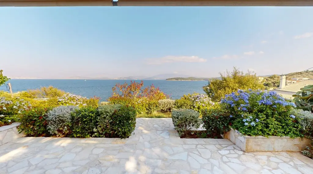 Hotel Of 350 M² In Corfu