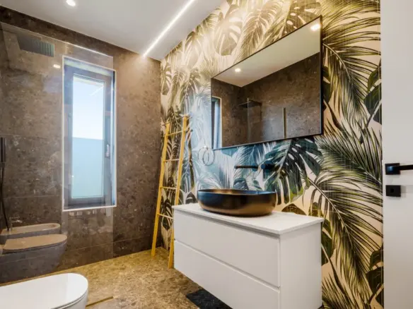 7-bedroom Villa In Chersonisos, Greece (240 M²)