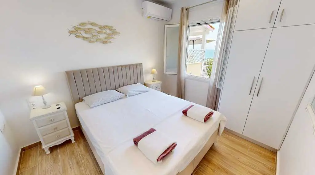 Hotel Of 350 M² In Corfu