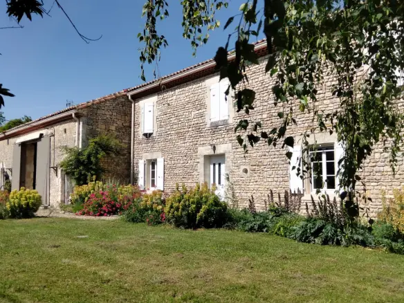 Old Stone Longère Of 250 M² With Guesthouse, Barn, Pool, And Views Near Angoulême