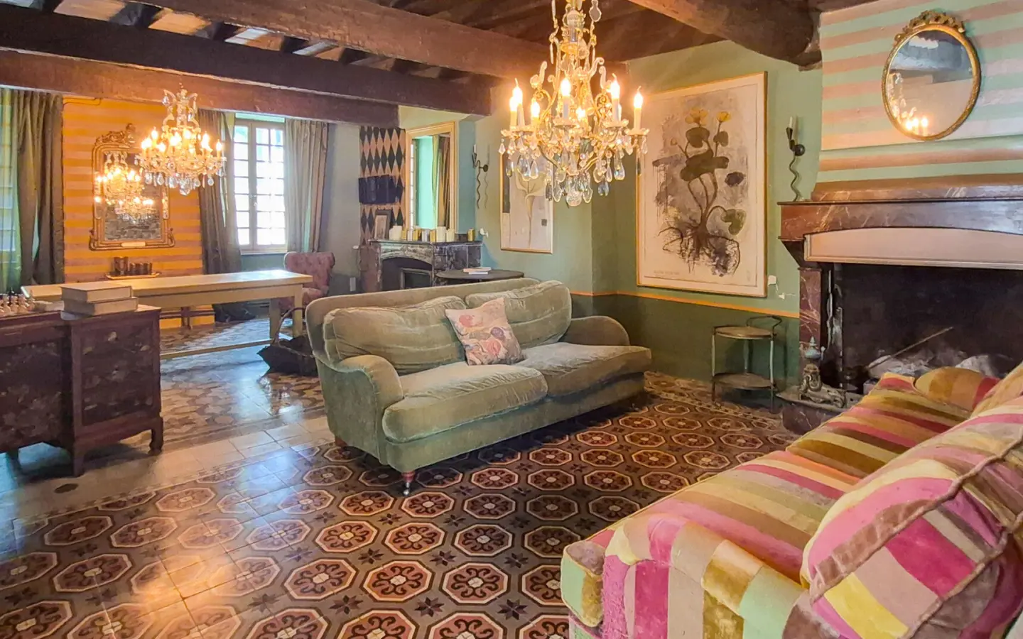 6-bedroom Village House In Trausse, France (260 M²)