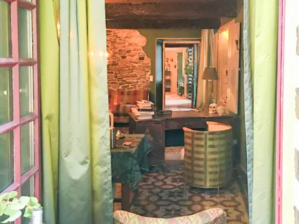 6-bedroom Village House In Trausse, France (260 M²)