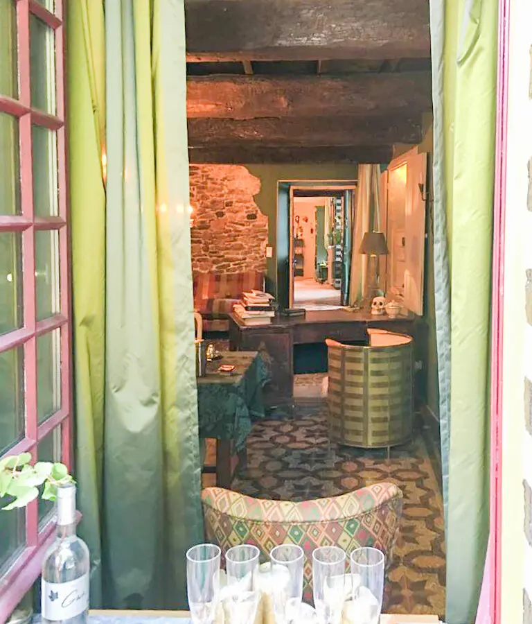 6-bedroom Village House In Trausse, France (260 M²)