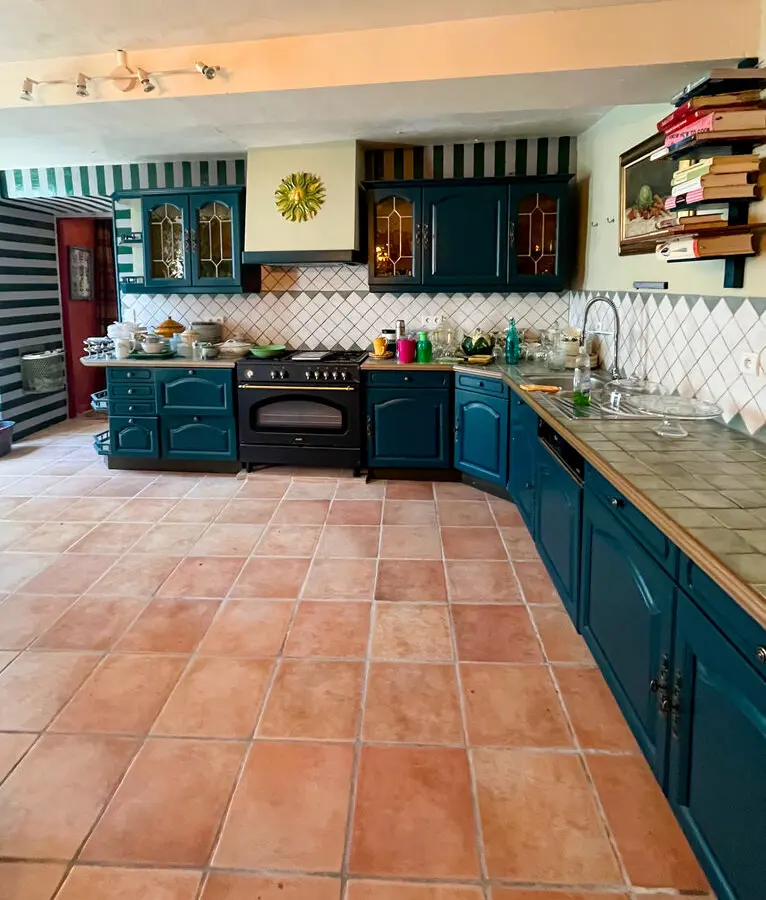 6-bedroom Village House In Trausse, France (260 M²)
