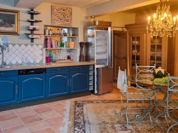 6-bedroom Village House In Trausse, France (260 M²)