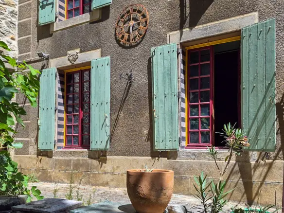 6-bedroom Village House In Trausse, France (260 M²)