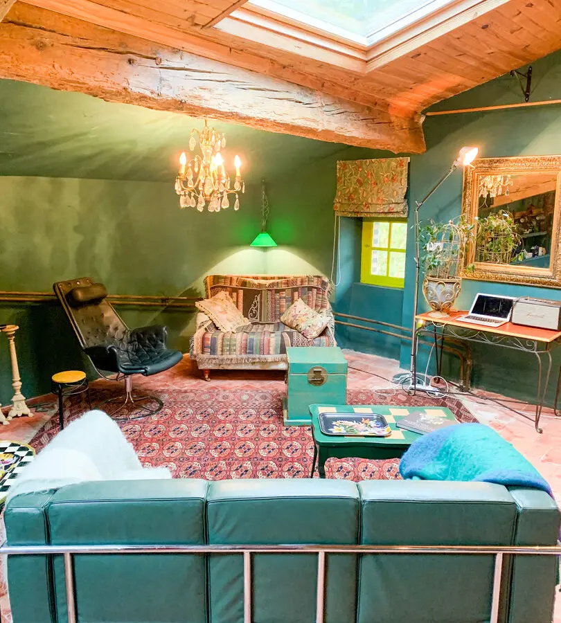 6-bedroom Village House In Trausse, France (260 M²)