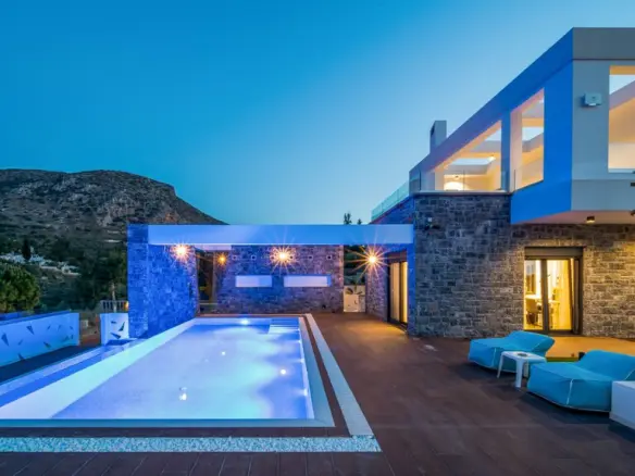 Villa Of 240 M² In Crete