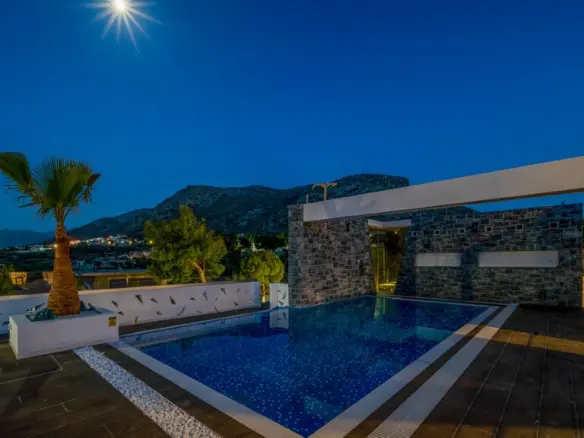 7-bedroom Villa In Chersonisos, Greece (240 M²)