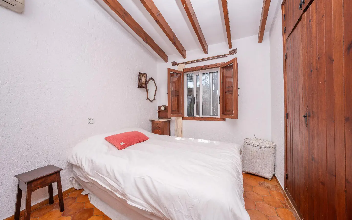4-bedroom Villa In El Campello, Spain (245 M²)
