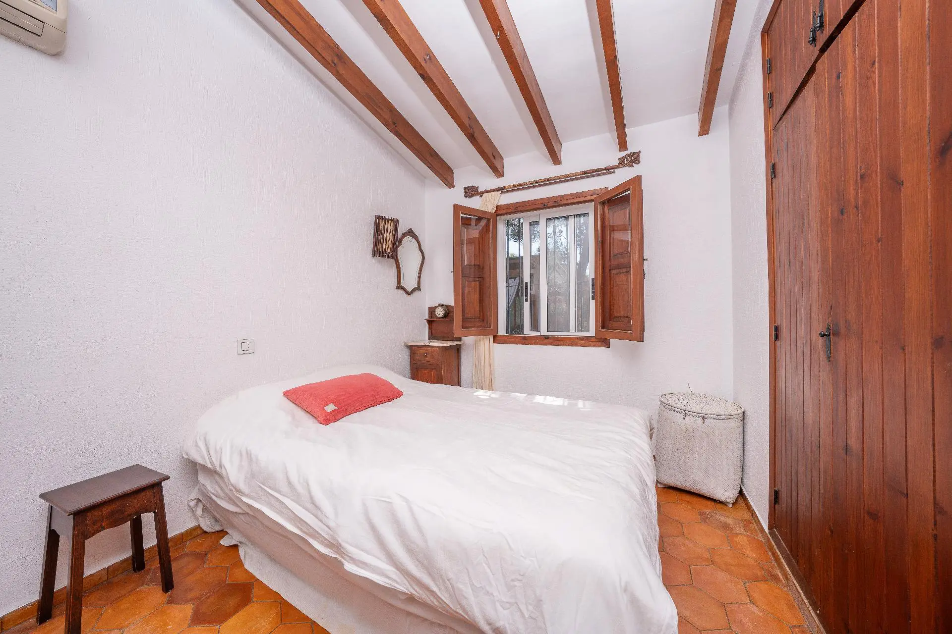 Villa Of 245 M² In El Campello, Spain