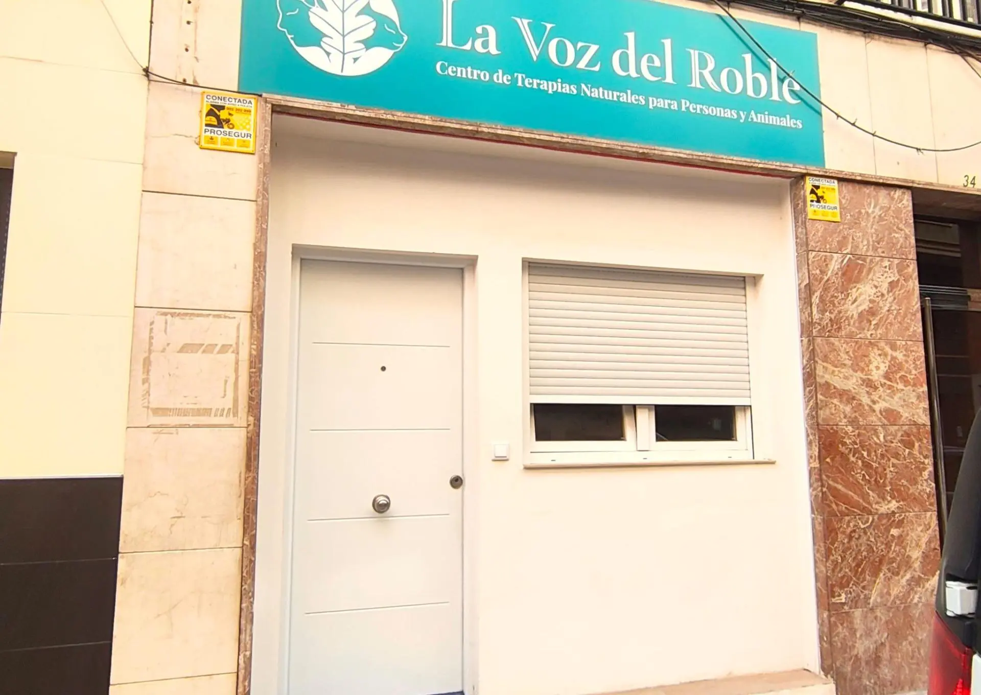 Commercial Unit Of 100 M² In Elche, Spain
